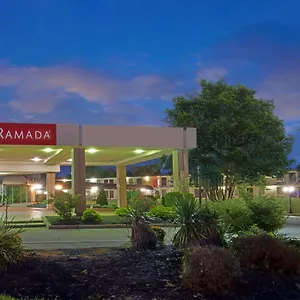ramada-louisville-north.hotels-louisville.com/